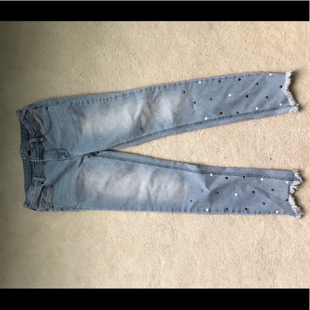 lightly washed jeans!  cute with frayed bottom